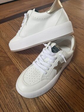 Vintage Havana White Sneakers with Gold Glitter Star